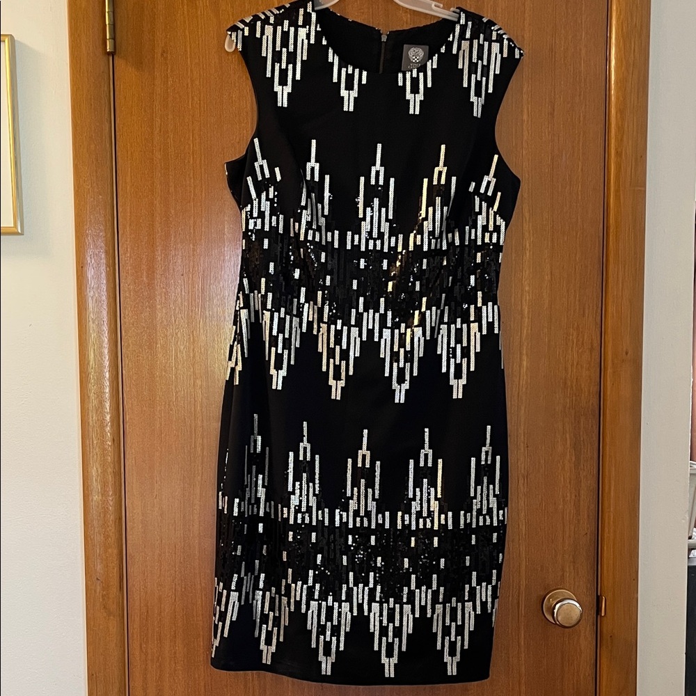Vince Camuto! silver+black sequin sleeveless cocktail dress shift